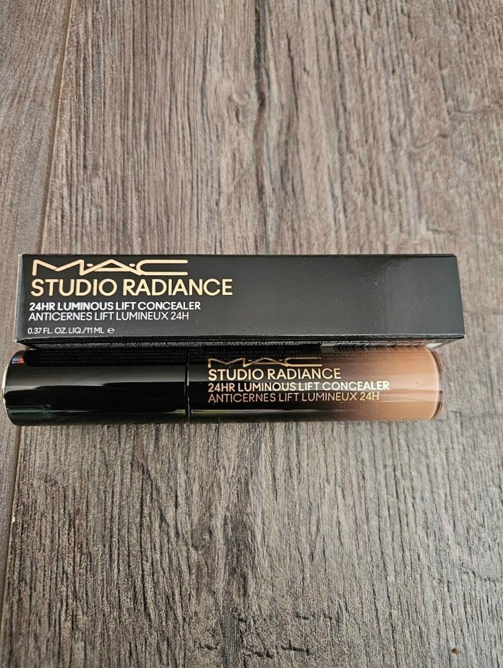 MAC Cosmetics Studio Radiance 24HR Luminous Lift Concealer - NW 25